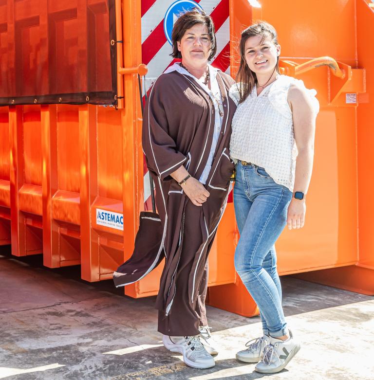 Imaani & Kathy Crombez, sales adviseur containers
